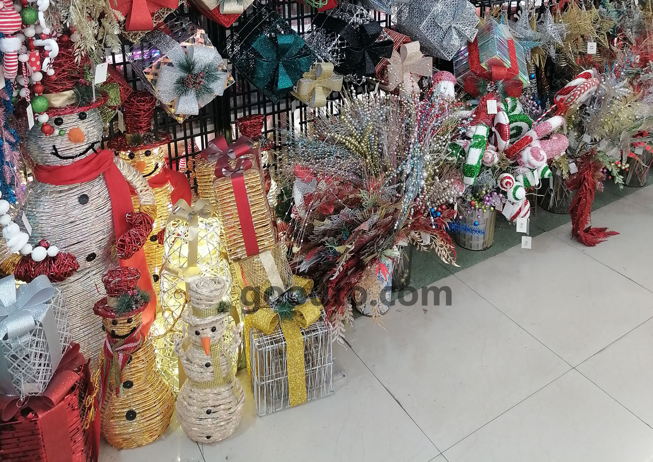 CS-030 Rattan Woven Snowman Christmas Holiday Standing Decoration Wholesale